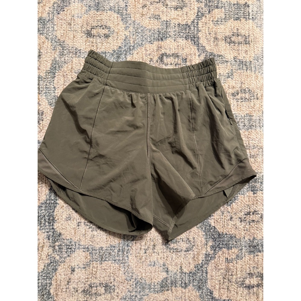 Lululemon Hotty Hot Short in Sage Size 4 Excellent Condition